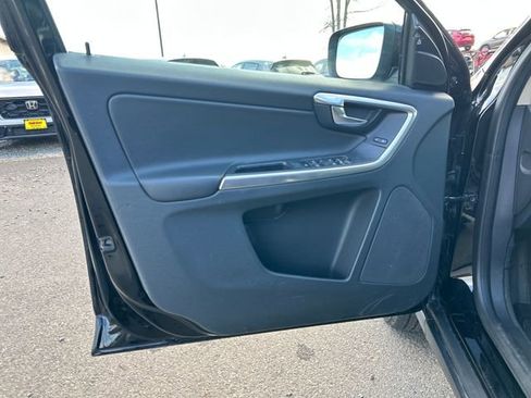 Used 2013 Volvo XC60 3.2 w/ Climate Pkg image 15