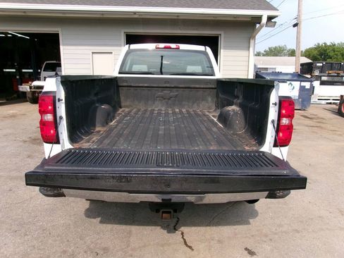 Used 2017 Chevrolet Silverado 2500 W/T AWD/4WD image 3