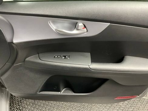 Used 2024 Kia Forte LXS FWD image 25