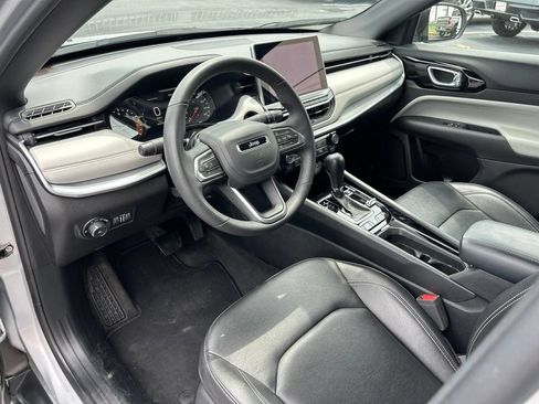 Used 2025 Jeep Compass Limited AWD/4WD image 19