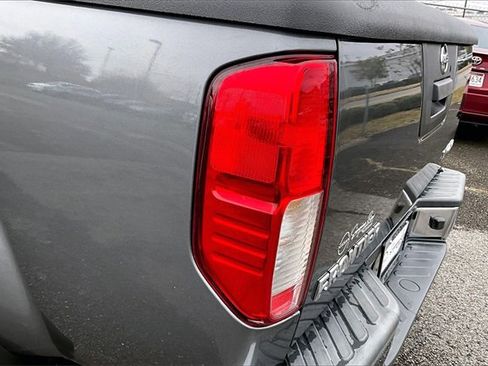 Used 2018 Nissan Frontier SV image 20