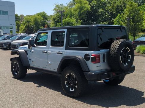 Used 2024 Jeep Wrangler Unlimited Rubicon 4xe w/ Convenience Group AWD/4WD image 5