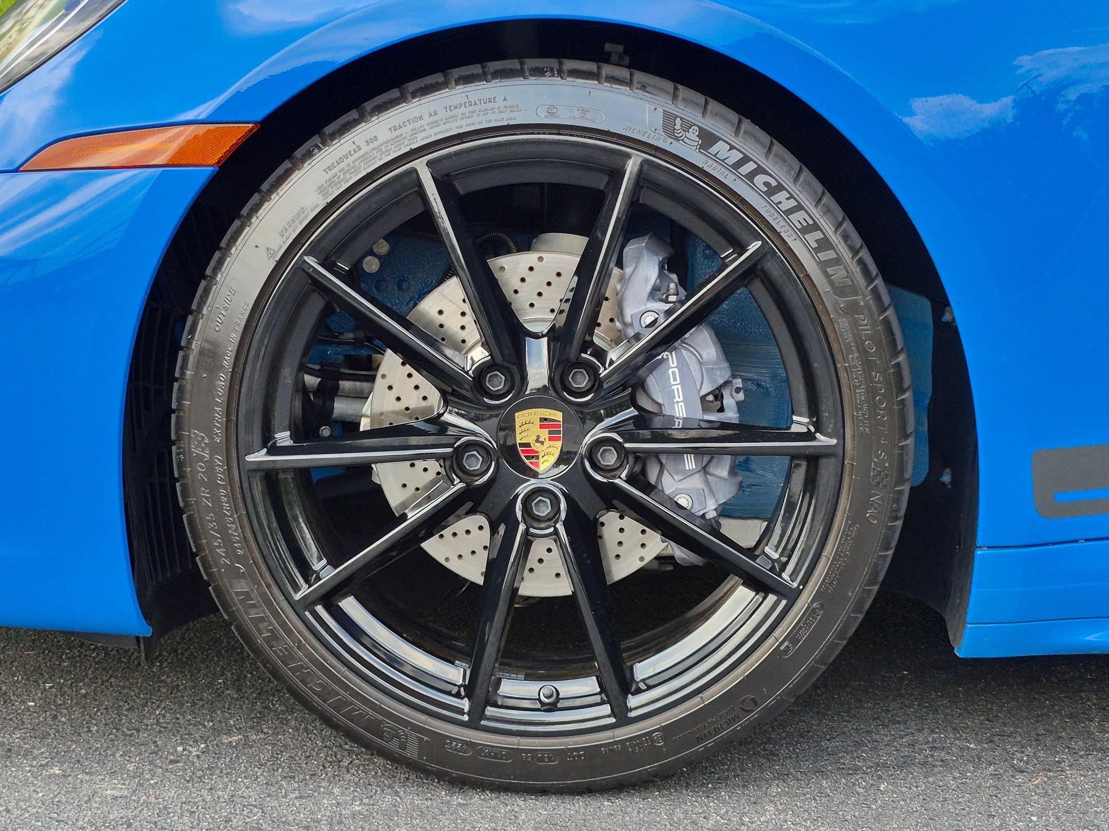 Certified 2024 Porsche 911 Carrera 4 AWD/4WD image 37