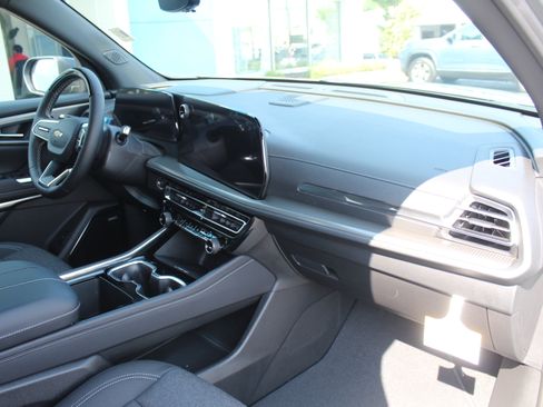 New 2027 Chevrolet Traverse LT w/ Enhanced Driving Package FWD image 26