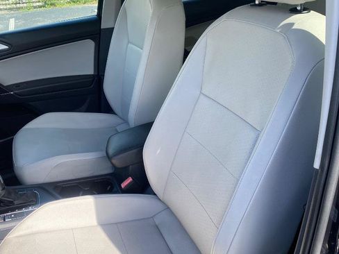 Used 2020 Volkswagen Tiguan SE w/ Panoramic Sunroof Package FWD image 31