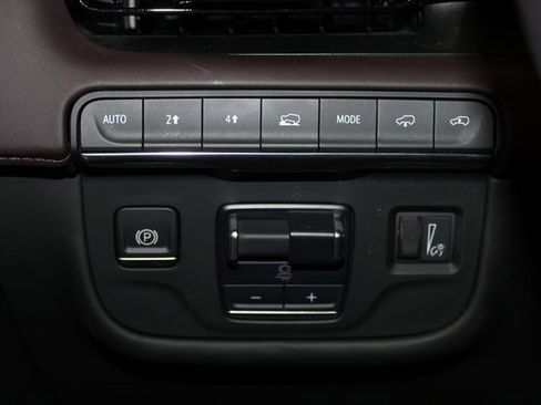 Used 2022 Cadillac Escalade Premium Luxury Platinum image 30