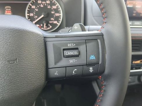 Certified 2025 Nissan Rogue SV image 25