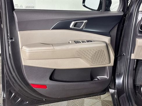 New 2026 Kia Carnival LXS image 10