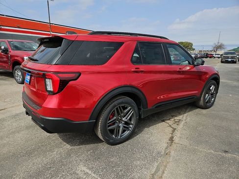 New 2026 Ford Explorer ST-Line image 13