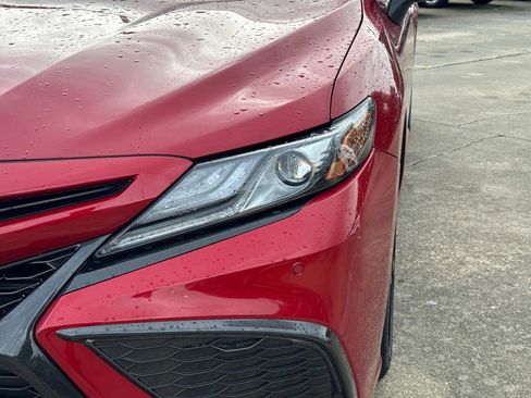 Used 2022 Toyota Camry XSE w/ Navigation Package image 9