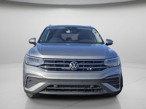 Used 2022 Volkswagen Tiguan SE image 3