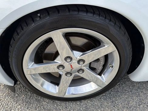 Used 2005 Chevrolet Corvette Coupe w/ Preferred Equipment Group RWD image 7