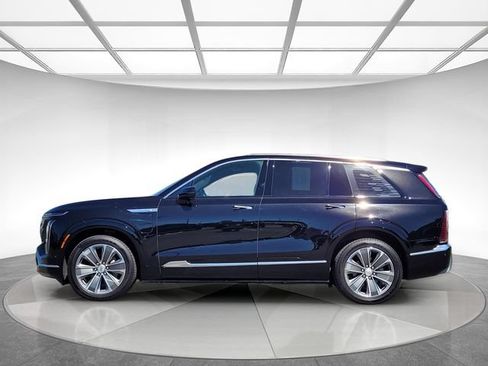Certified 2026 Cadillac Vistiq Luxury AWD/4WD image 7
