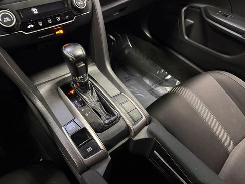 Used 2018 Honda Civic Sport image 28