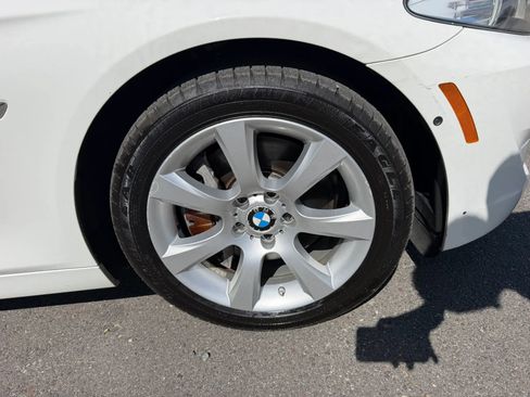 Used 2011 BMW 550i xDrive Sedan AWD/4WD image 6