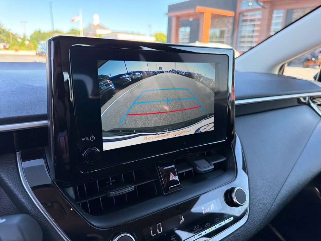 Used 2025 Toyota Corolla LE FWD image 22