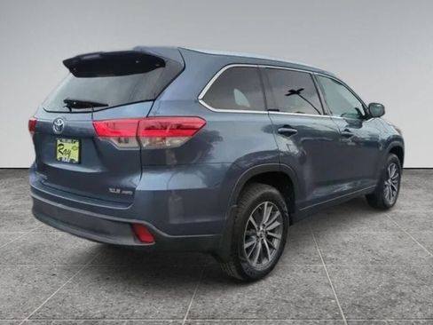 Used 2018 Toyota Highlander XLE AWD/4WD image 8