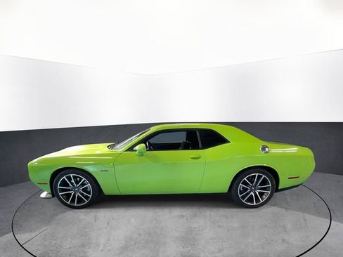 Used 2023 Dodge Challenger R/T RWD image 4
