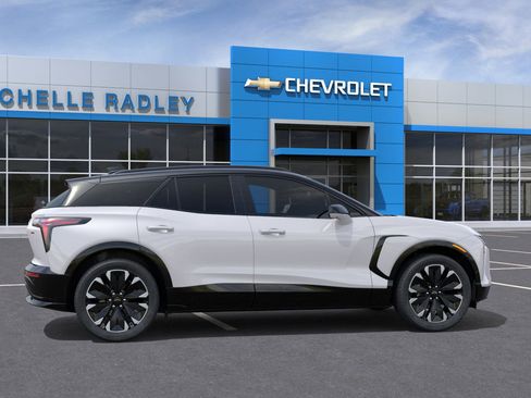 New 2025 Chevrolet Blazer EV RS image 5