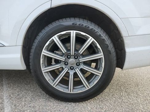 Used 2017 Audi Q7 3.0T Premium Plus w/ Premium Plus Package image 28