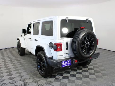 Used 2025 Jeep Wrangler Unlimited Sahara w/ Safety Group AWD/4WD image 21