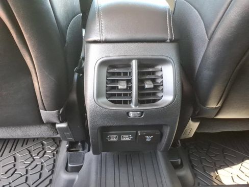 Used 2023 Jeep Cherokee Altitude Lux AWD/4WD image 17
