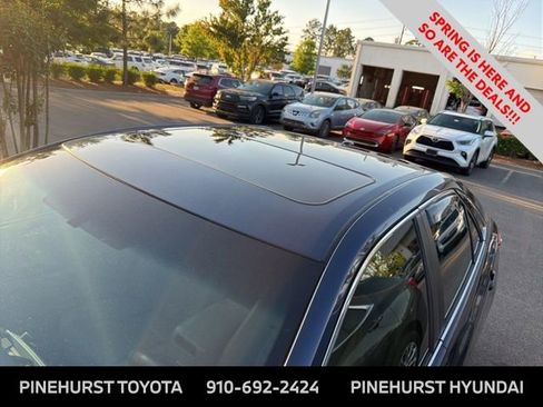Used 2016 Toyota Camry LE w/ Moonroof Package image 5