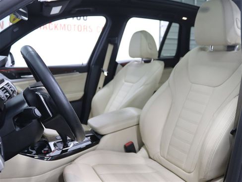 Used 2019 BMW X3 xDrive30i w/ Premium Package image 9