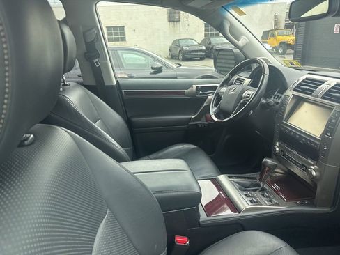 Used 2019 Lexus GX 460 Luxury AWD/4WD image 12