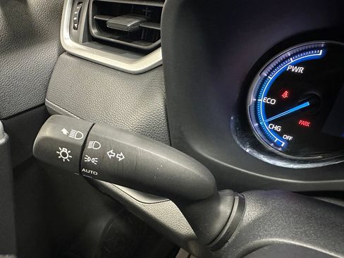 Used 2025 Toyota RAV4 XLE AWD/4WD image 21