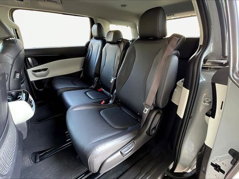 Used 2024 Kia Carnival SX FWD image 21