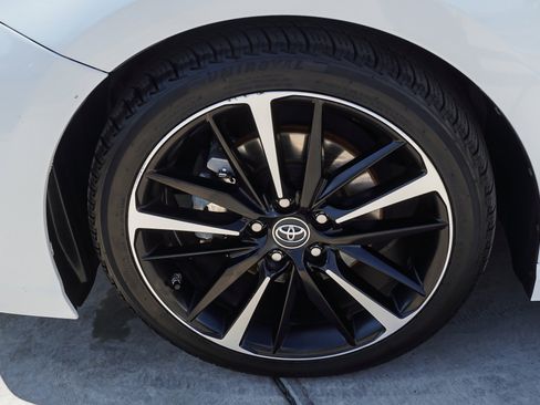 Used 2019 Toyota Camry XSE FWD image 12