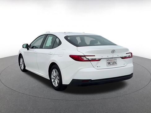 Used 2025 Toyota Camry LE image 11