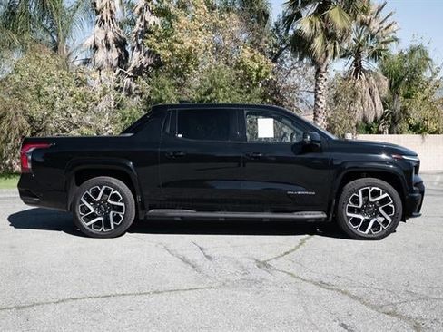 Used 2024 Chevrolet Silverado EV RST image 35