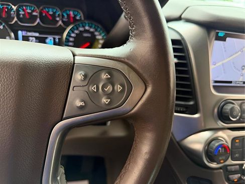 Used 2018 Chevrolet Suburban LT RWD image 58