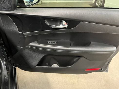 Used 2022 Kia Forte GT-Line w/ GT-Line Premium Package FWD image 11