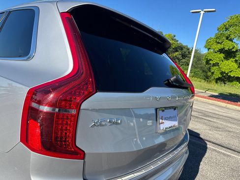 Used 2021 Volvo XC90 T6 Momentum w/ Protection Package Premier AWD/4WD image 29