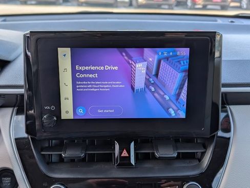 Used 2025 Toyota Corolla Cross LE image 13