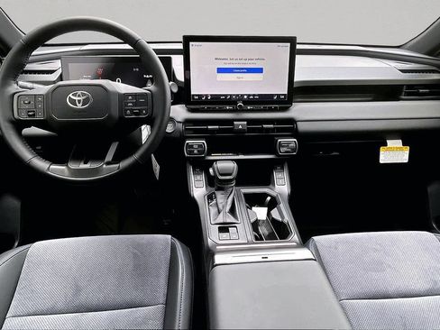 New 2026 Toyota RAV4 XSE AWD/4WD image 4
