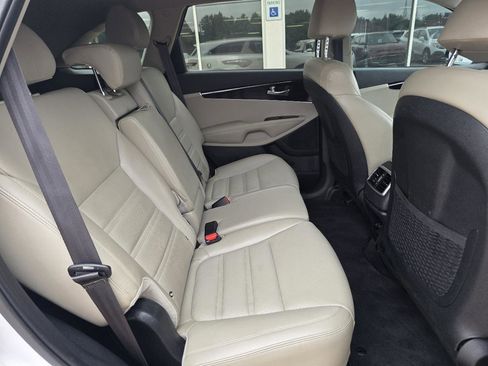 Used 2020 Kia Sorento EX FWD image 23