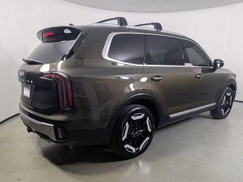 Used 2024 Kia Telluride EX w/ EX Captain's Chair Package FWD image 7