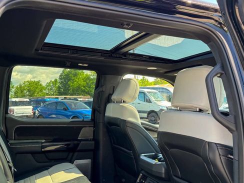 Used 2022 Ford F150 Lightning Platinum AWD/4WD image 19