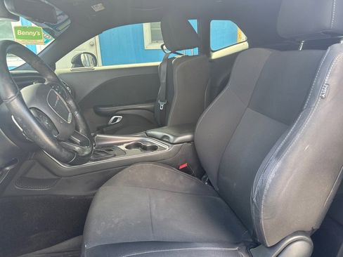 Used 2016 Dodge Challenger R/T image 6