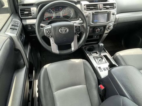 Used 2018 Toyota 4Runner SR5 Premium RWD image 11