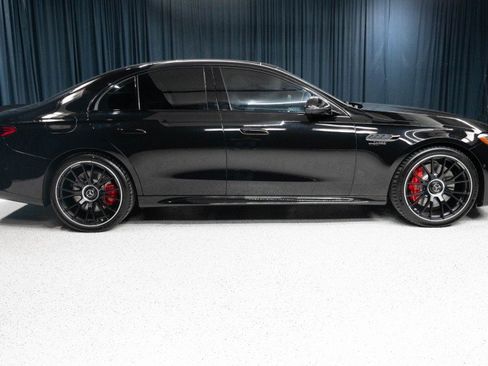 New 2026 Mercedes-Benz E 53 AMG e 4MATIC Sedan image 4