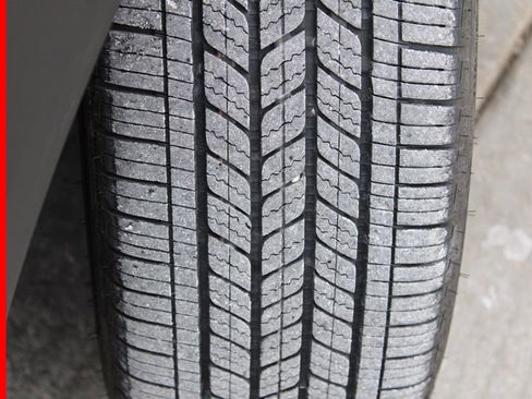 Certified 2025 Nissan Kicks SR w/ Illumination Package image 13