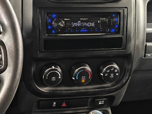 Used 2017 Jeep Patriot Sport w/ Power Value Group FWD image 6