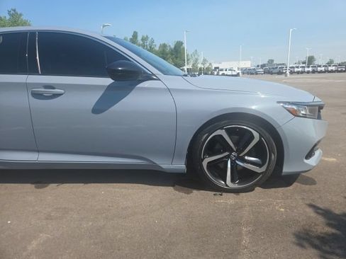 Used 2021 Honda Accord Sport image 4