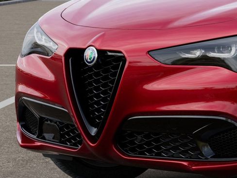 New 2025 Alfa Romeo Stelvio Sprint w/ Convenience Package AWD/4WD image 12