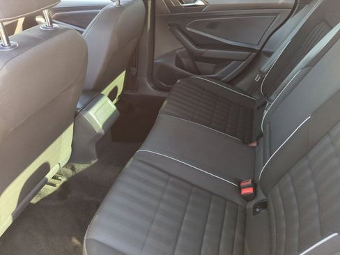 Certified 2024 Volkswagen Jetta Sport image 17